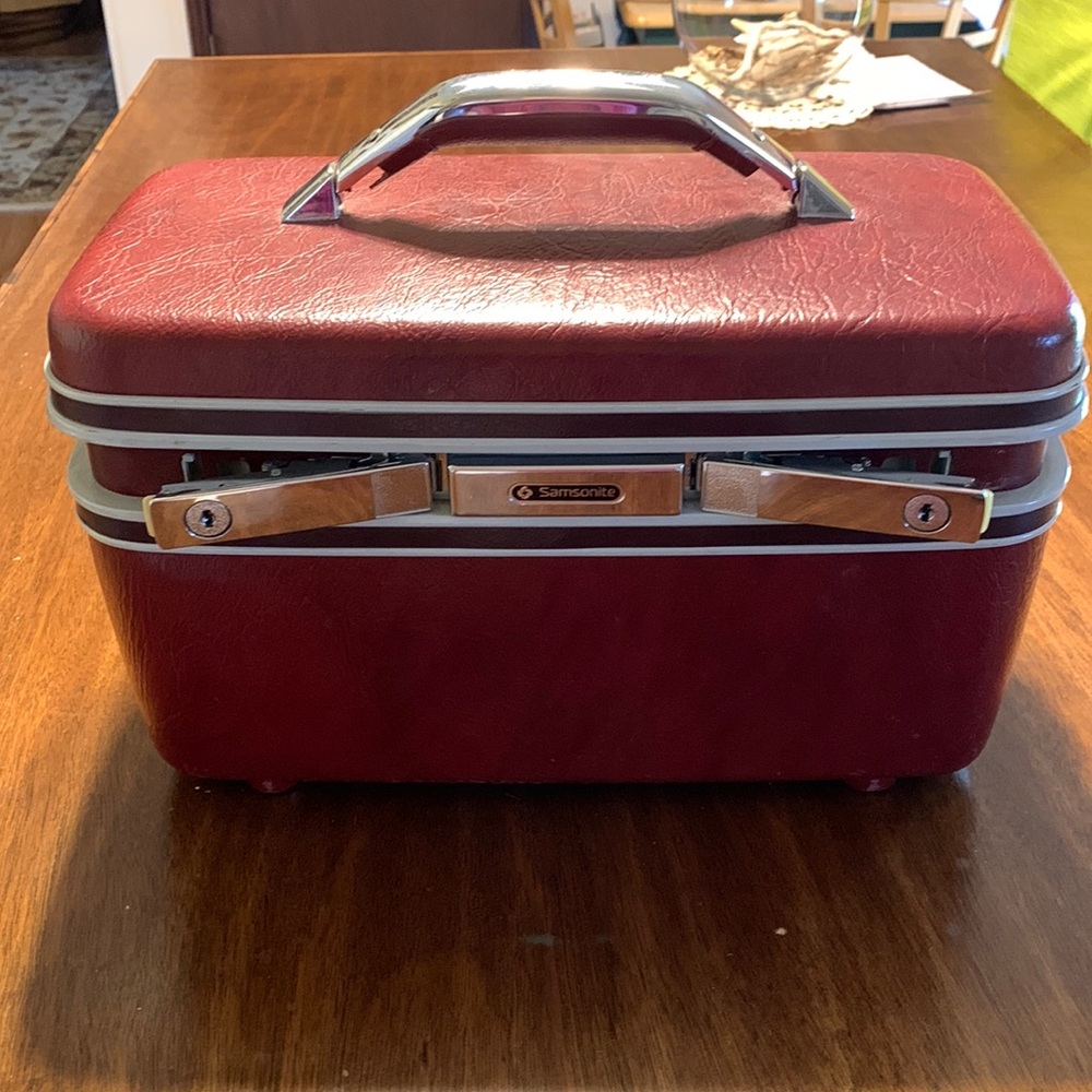 Vintage samsonite silhouette hard travel case, train case